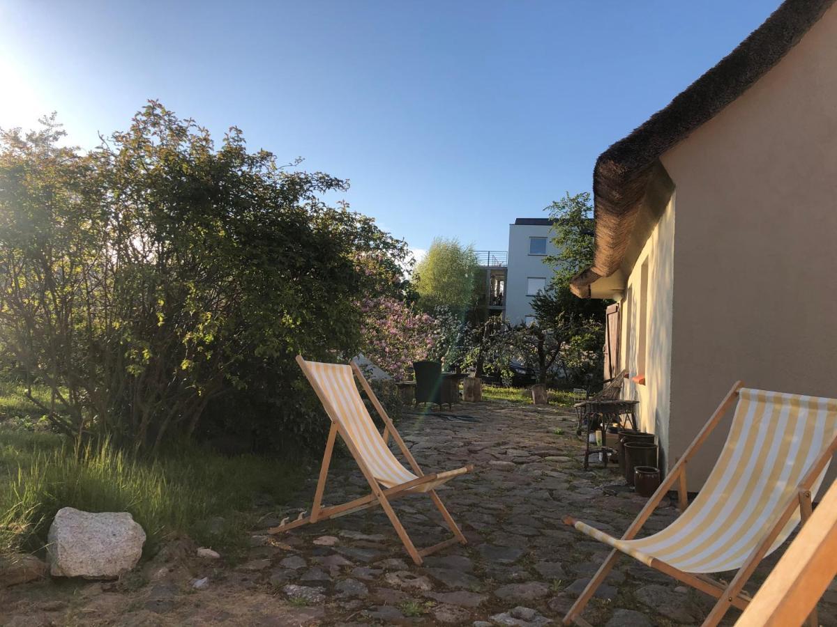 Oaza Pod Strzecha Klimatyczny Dom Z 3 Sypialniami Na Wylacznosc Z Kominkiem I Duzym Ogrodem Ustronie Morskie Exterior photo